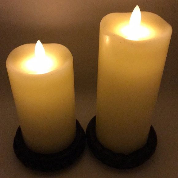 Pair of flameless real wax candles and holders - Picture 1 of 9
